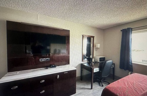 Bloomington Hotel | Rodeway Inn
