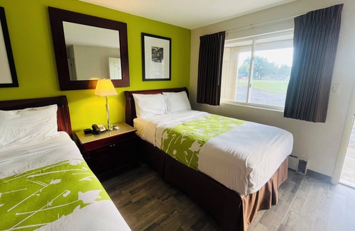 Pittsfield Hotel | Rodeway Inn