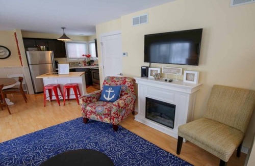 Ottawa House | Rollin` on the River | 2 Bed, 1 Bath