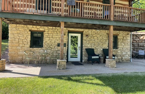 Elizabeth Cabin | Romantic, Rustic, Secluded, Private