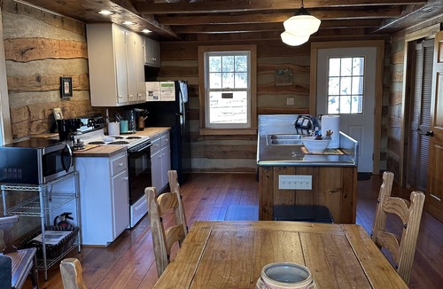 Elizabeth Cabin | Romantic, Secluded, Private, Rustic Cottages
