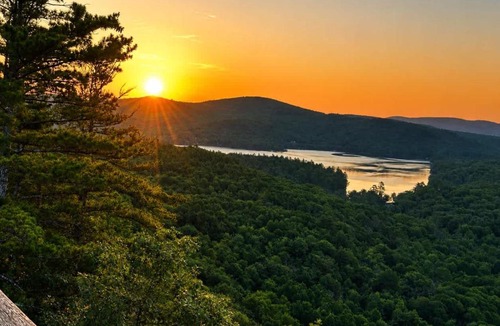 Stoneham House | Romantic Treehouse Suite Lakes Trails & Views