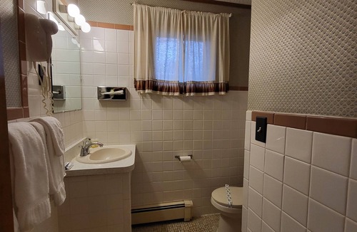 Catskill Hotel | Room with two queen beds