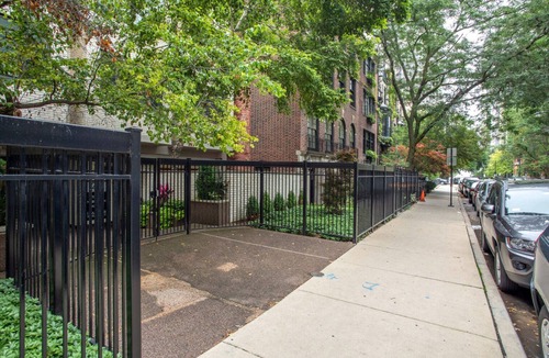 Gold Coast Apartment | Roomy Gold Coast 1BR w/Walk-up, near L & Mariano Park, by Blueground