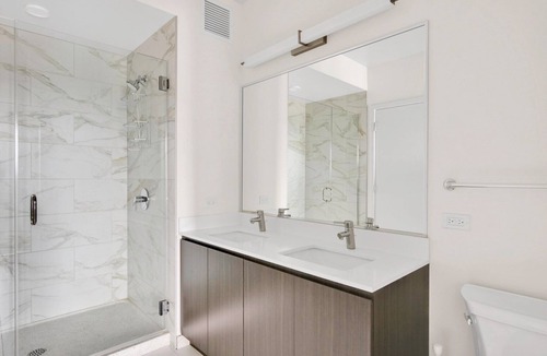 River West Apartment | Roomy River West 1BR w/ Rooftop & Gym, steps to Blue Line, by Blueground