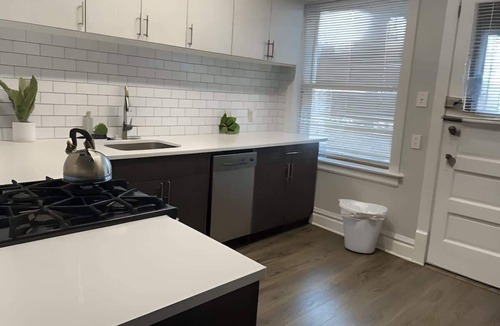 Avondale Apartment | Roscoe Retreat · Cozy 2BR in Chicago
