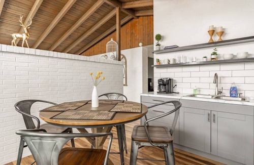 Pekin House | Rose 10½ · Pekin: Platform 10½ - Potterhead Special