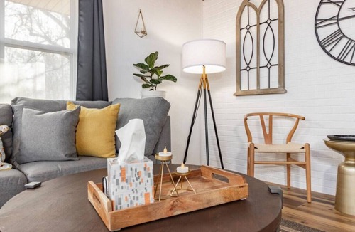 Pekin House | Rose 10½ · Pekin: Platform 10½ - Potterhead Special