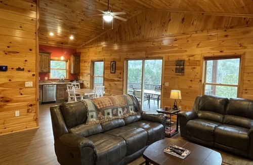 Tellico Plains Cabin | Ruby Bear - 2 Bedrooms, 1 Baths, Sleeps 4