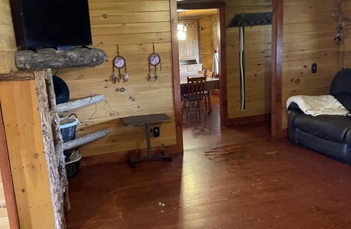 Subtle Cabin | Rustic Cabin with beautiful Views!