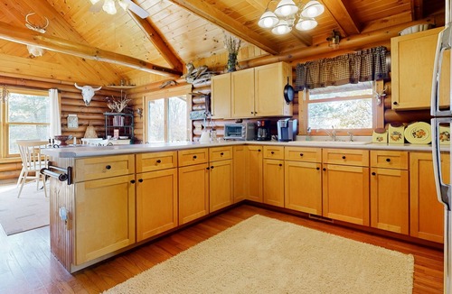 Buffalo Prairie Cabin | Rustic dog-friendly cabin with fireplace, open layout, grill, W/D, & firepit