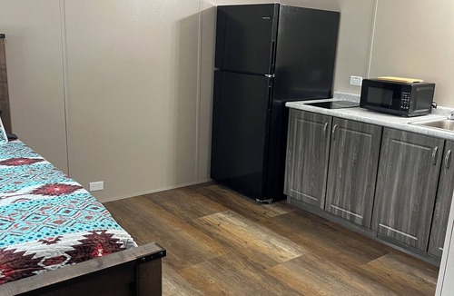 Sweeny Apartment | Rustic studio with AC and big screen tv in wonderful Sweeny