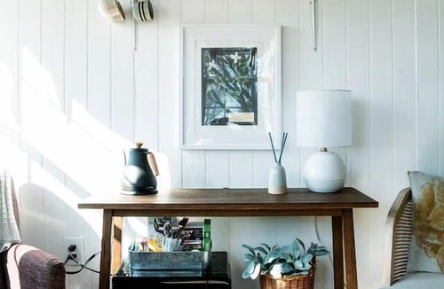 Ferris Cabin | Rustic Tiny House Rental for Weekend Getaways from Dallas