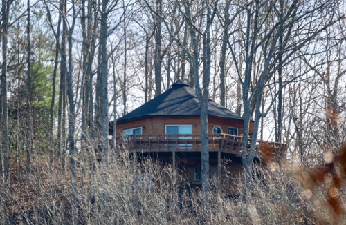 Ranger Cabin | Rustic treehouse like cabin in the North Georgia Mountains