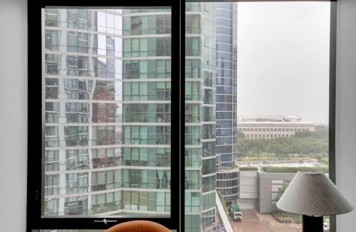 South Loop Apartment | S Loop 2BR w Pool Gym Spa nr Grant Park CHI-740
