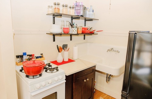 Highland Park Apartment | Safe and Secure, Charming, Clean Studio