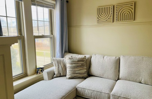 Highland Park Apartment | Safe & Secure Parkview-Sleep Sanctuary+Kitchen