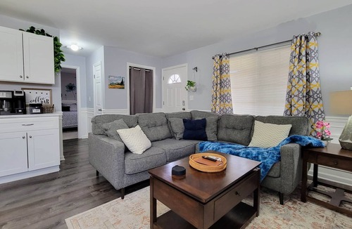 St. Charles Apartment | Saint Charles Private 2BD| River Trail, Forest Preserve!