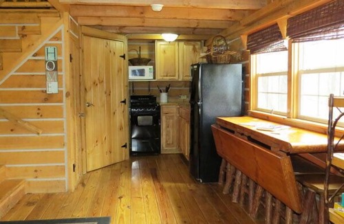 Hardin County Cabin | Sassafras Ridge Log Cabin by Garden of the Gods in the Shawnee National Forest