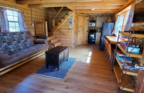 Hardin County Cabin | Sassafras Ridge Log Cabin by Garden of the Gods in the Shawnee National Forest