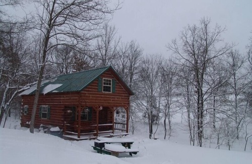 Hardin County Cabin | Sassafras Ridge Log Cabin by Garden of the Gods in the Shawnee National Forest