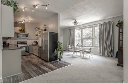 Quad Cities House | Scenic 1 Bedroom