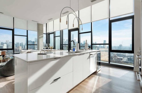 River West Apartment | Scenic 3BR PH for Tourism + Prime Location