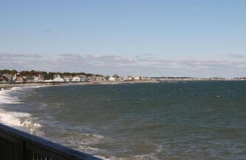 Scituate House | SCITUATE Beach Front huge 4 bedroom 2 bath. Amazing views sleeps 13. NEW!