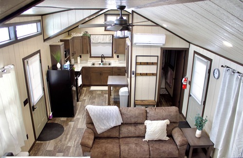 Toledo House | Secluded cottage, sleeps 4, private and peaceful