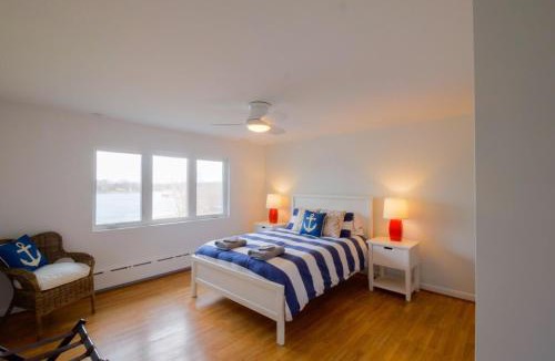 Ingleside House | Secluded Lake Retreat - Private Beach, Pier & Fire Pit