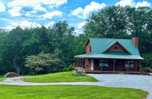 Pope County Cabin | Secluded log cabin in the Shawnee national Forest