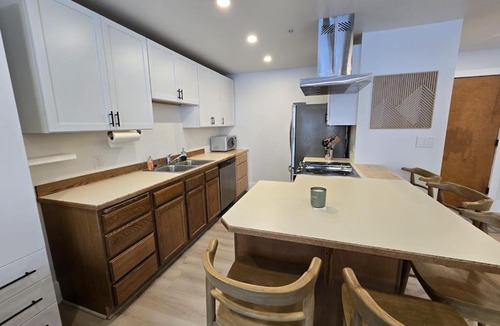 Alyeska Apartment | Second-Floor Base Studio w Murphy Bed Near Alyeska