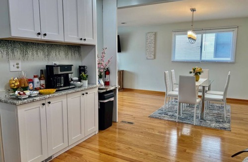 Elmhurst House | Sensational Home NearO’hare! Ideal for long stay’s