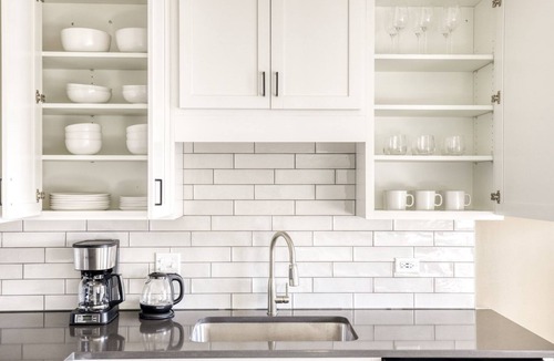 Elmhurst Apartment | Serene Elmhurst 1BR w/Lounge, Pool & Gym nr Metra, by Blueground