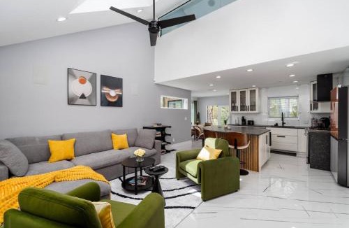 Rockford House | Serene Oasis Near Rock River