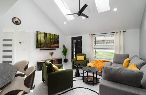 Rockford House | Serene Oasis Near Rock River