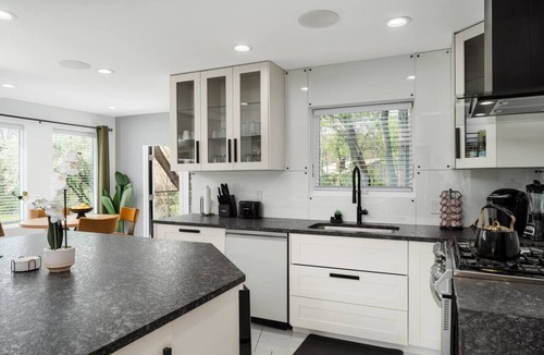Rockford House | Serene Oasis Near Rock River