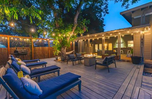 Shearer Hills - Ridgeview House | Serene POOL & Firepit in Stunning Home By Airport