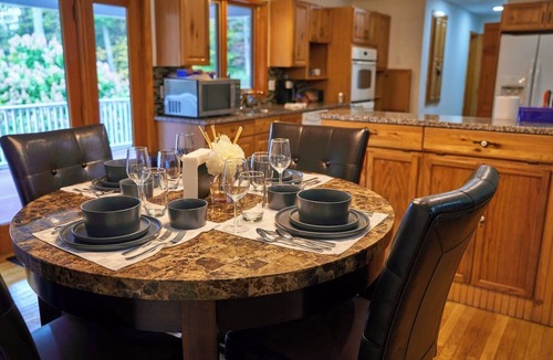 Cuddebackville House | Serene Rustic Retreat with Lake