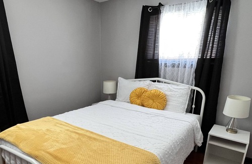 Yorkville House | Serene Safari 3 bd, close to shopping and amusement, free WIFI