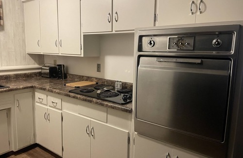 Rock Island Apartment | Serenity @ Popplewell Manor