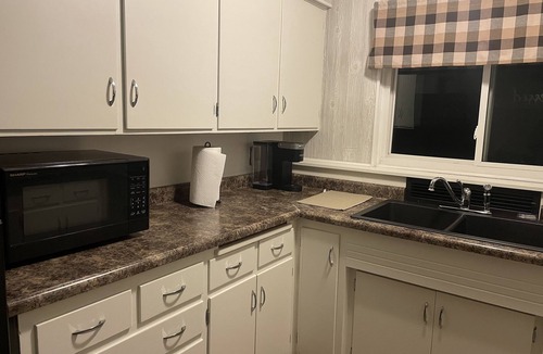 Rock Island Apartment | Serenity @ Popplewell Manor