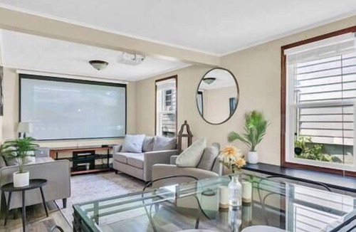 Rantoul House | Sheldon House a 3-bedroom stay perfect for relaxing sleep