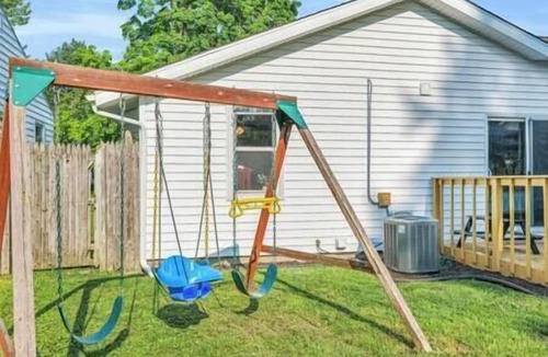 Rantoul House | Sheldon House a 3-bedroom stay perfect for relaxing sleep