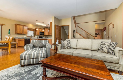 The Galena Territory House | Shenandoah Fall Retreat - 6BR w/Hot Tub, Fitness Room, Pool Table & Fire Pit