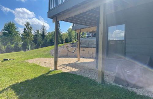 The Galena Territory House | Shenandoah Ridge Fall Escape - Hot Tub - Fire Pit - Scenic Galena Views