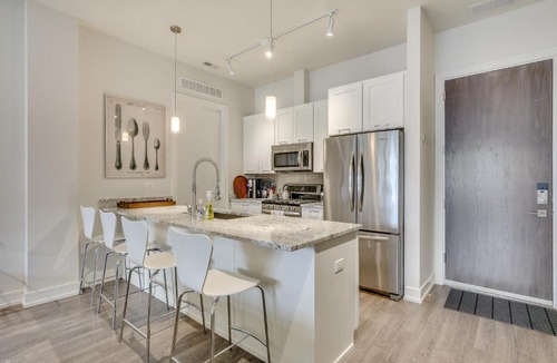 Sheridan Park Apartment | Sheridan Park Stunner! No Matter if You Are in Town for Business or Fun This Property Has You Covered apts