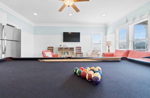 Holden Beach House | Shore Thing is a 7 bedroom, 5.5 bathroom home w/private pool & elevator
