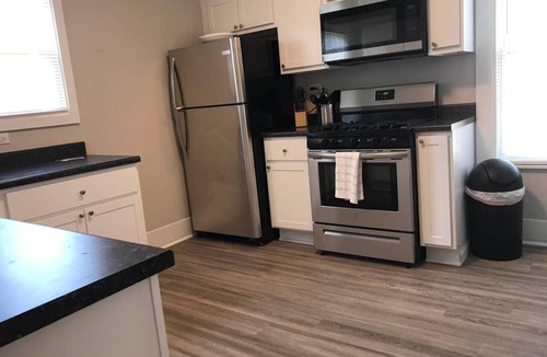 Libertyville Apartment | Short Walk to Downtown Libertyville