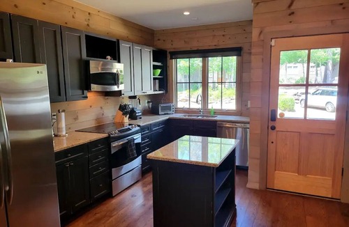 Logan House | SilverRock Lakeside Retreat Community Pool Wtrfrntnn